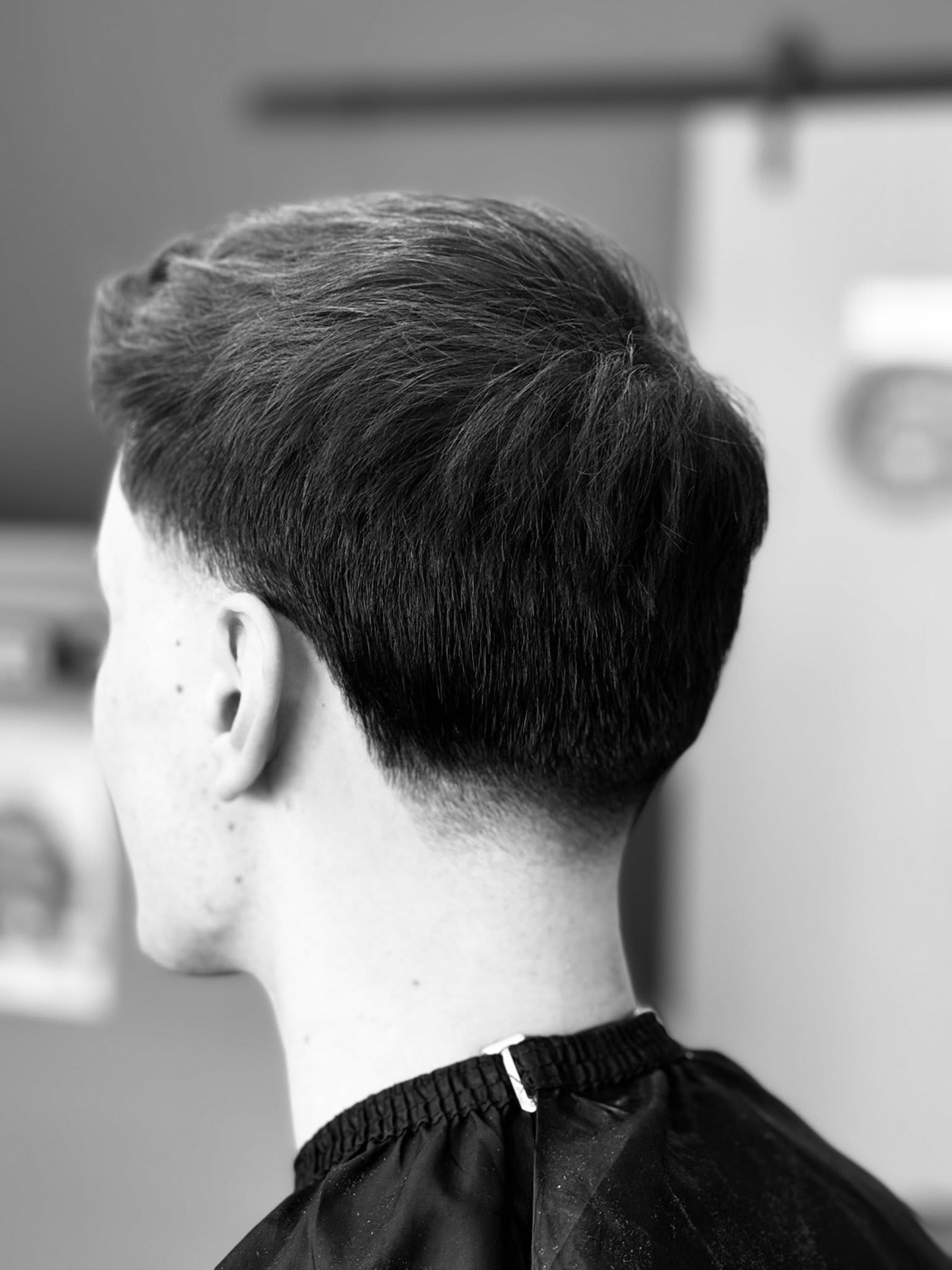 Fresh textured crop and fade, side-back view